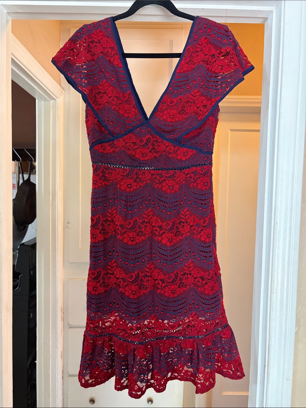 Foxiedox Red Lace V-Neck Women’s Dress Size Small